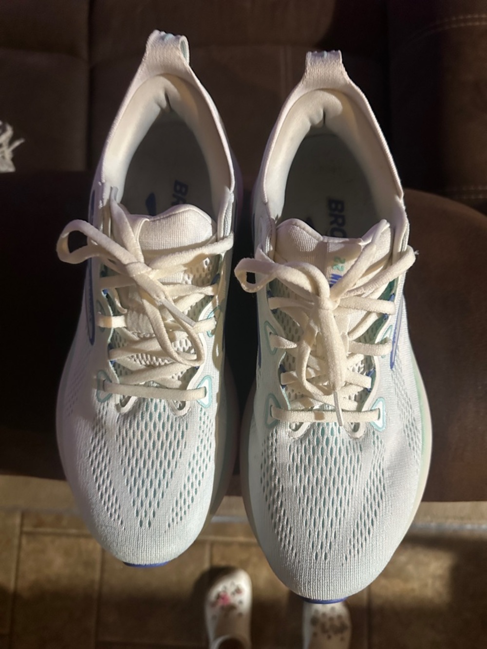Brooks Women's White and Mint Lightweight Running Sneakers  Brooks Glycerin